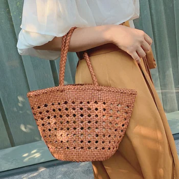 Выдолбленная сумка ручной работы из воловьей кожи, плетеная сумка-ведро в стиле ретро, сумка-корзина для овощей на одно плечо, женская сумка Изображение