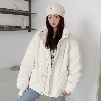Зимнее пальто 2023 года, женская новая модная Свободная хлопчатобумажная одежда Kpop, короткое утолщенное хлебное пальто Изображение