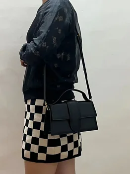 Новая сумка-мессенджер 2023, популярная женская сумка для рук, высококачественная замшевая сумочка, усовершенствованный дизайн, модная женская сумка через плечо в стиле джокер. Изображение